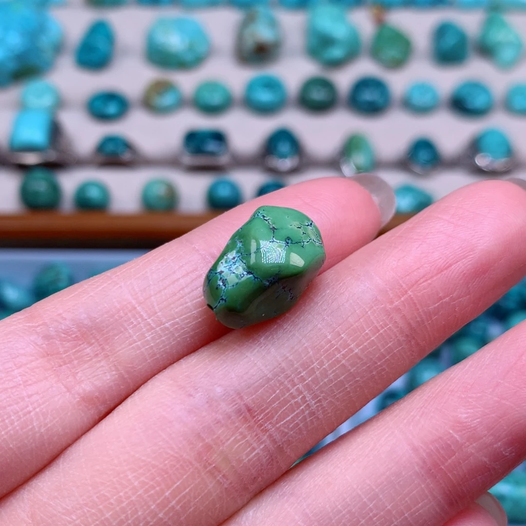 绿松石颈饰未镶嵌