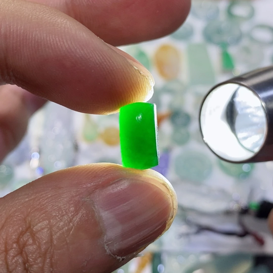 定制翡翠未镶嵌翡翠