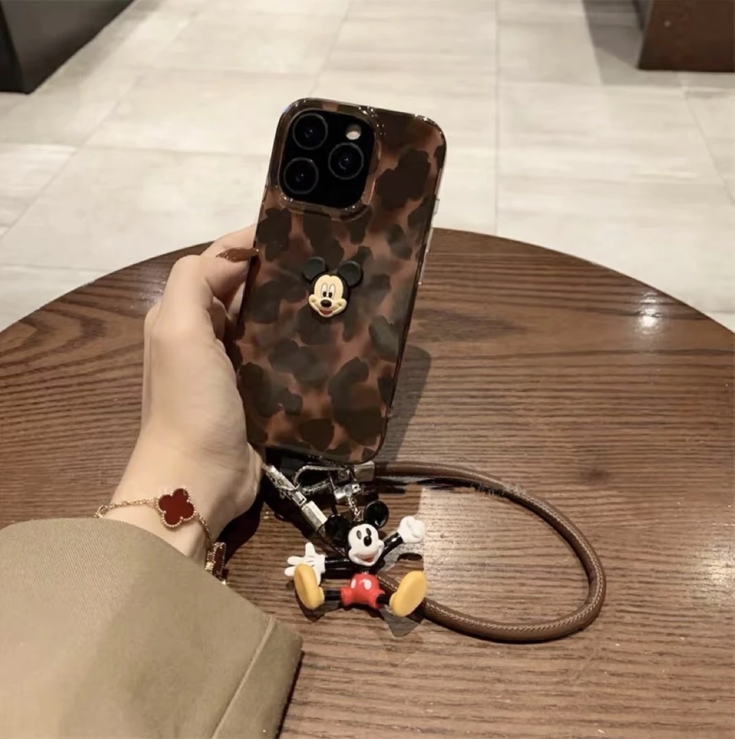 ins韩风秋冬豹纹米奇挂件手绳适用苹果16promax手机壳iPhone16/15