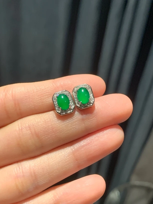 s925银镶天然A货翡翠绿蛋耳钉（方）