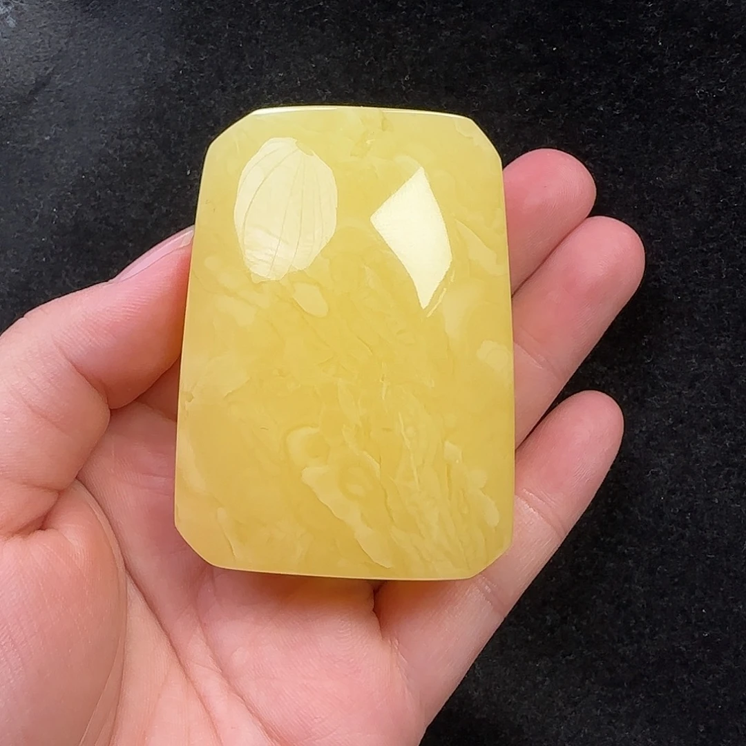 蜜蜡未镶嵌珠宝奇石