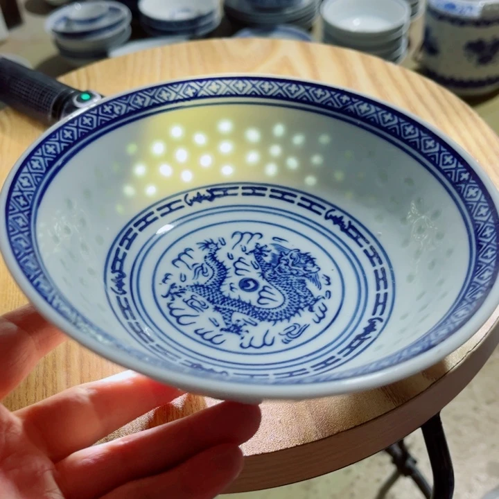 青花玲珑7寸面碗荷叶边龙纹