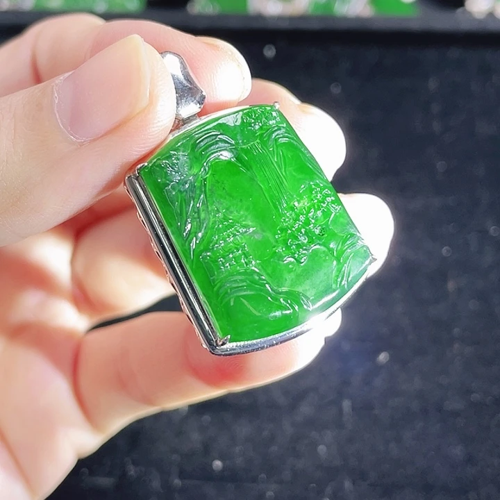 翡翠未镶嵌颈饰13