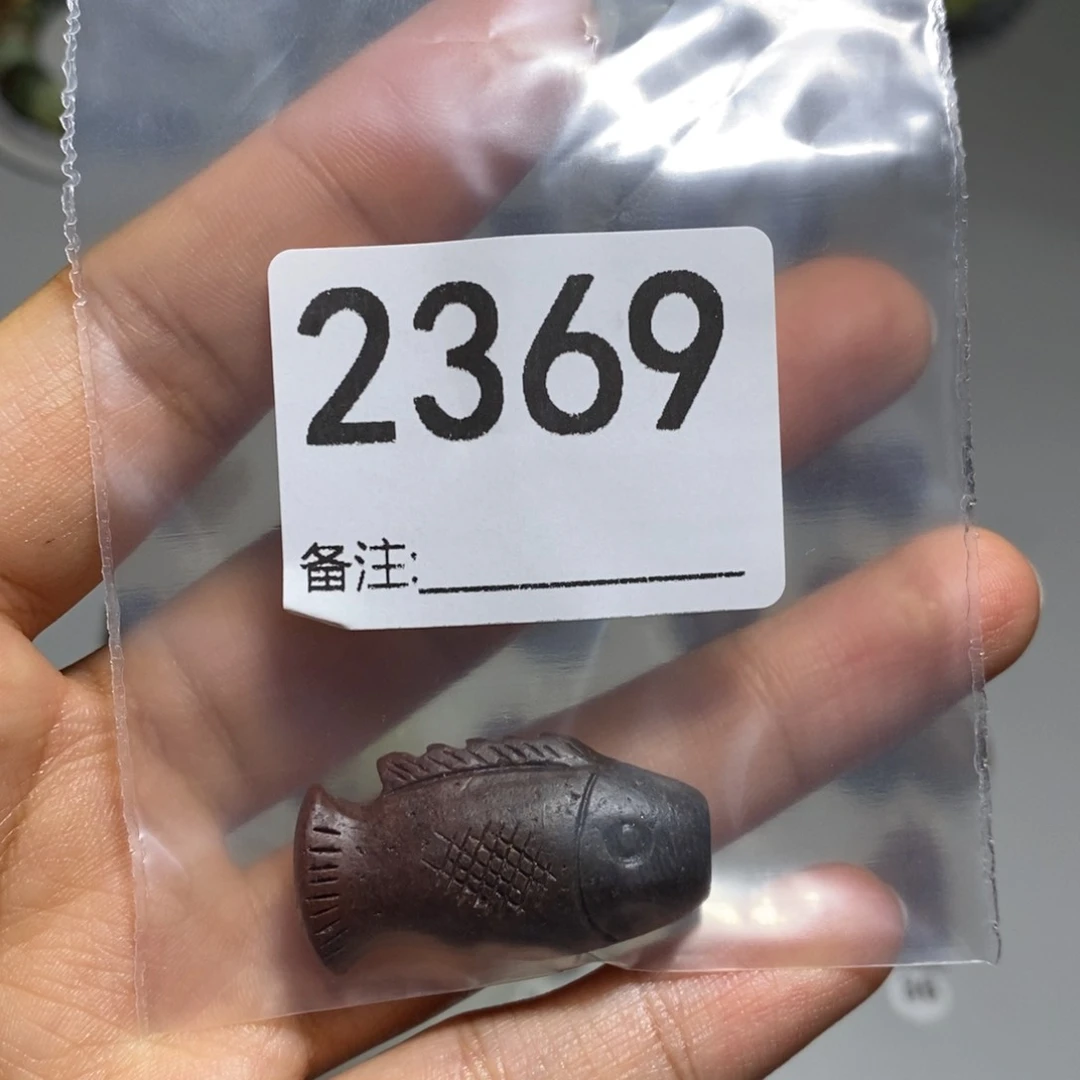 颈饰未镶嵌透闪石质玉他**石