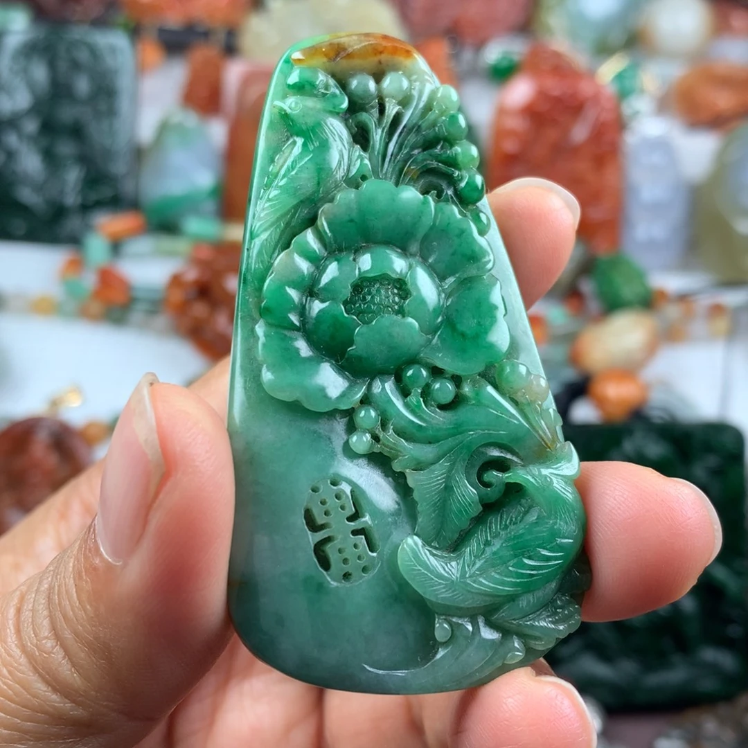 翡翠未镶嵌颈饰挂件