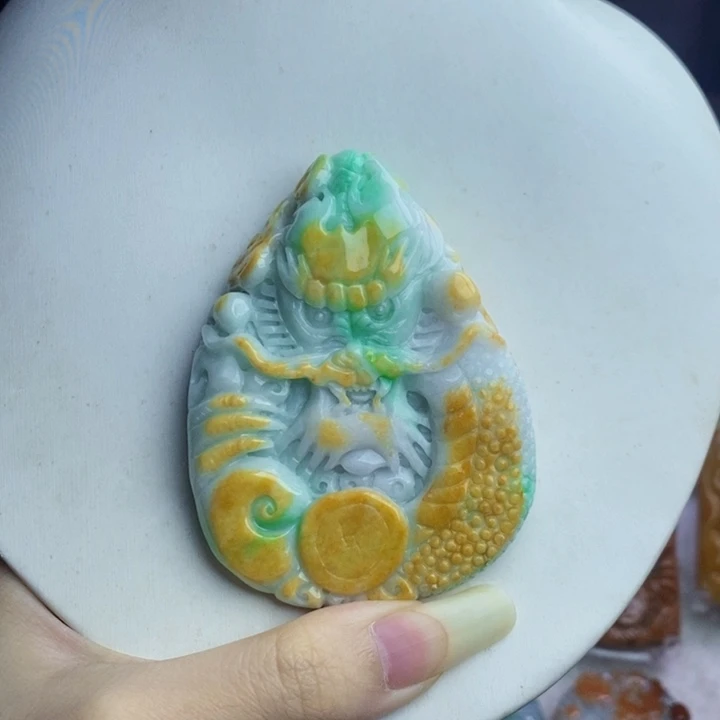 未镶嵌挂件翡翠龙