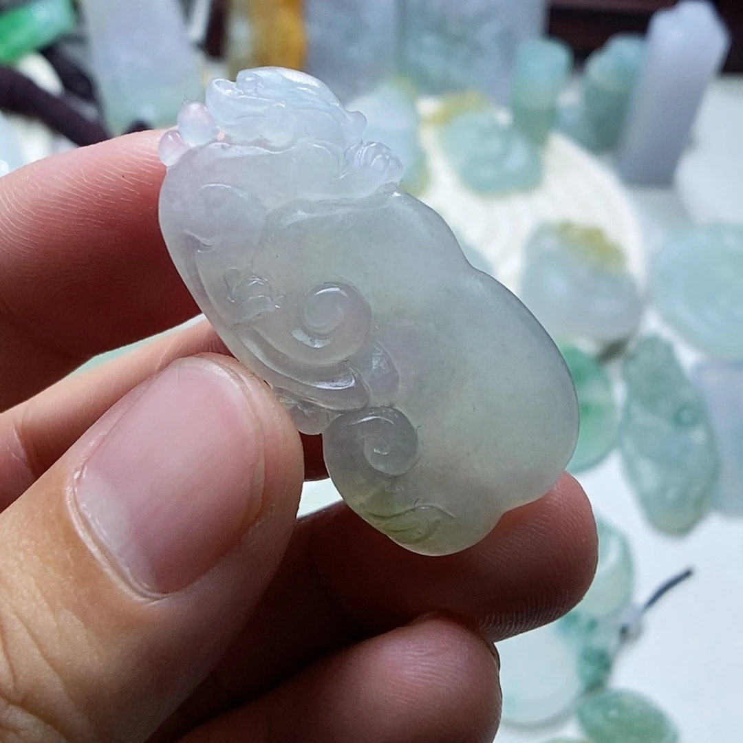 定制翡翠未镶嵌如意