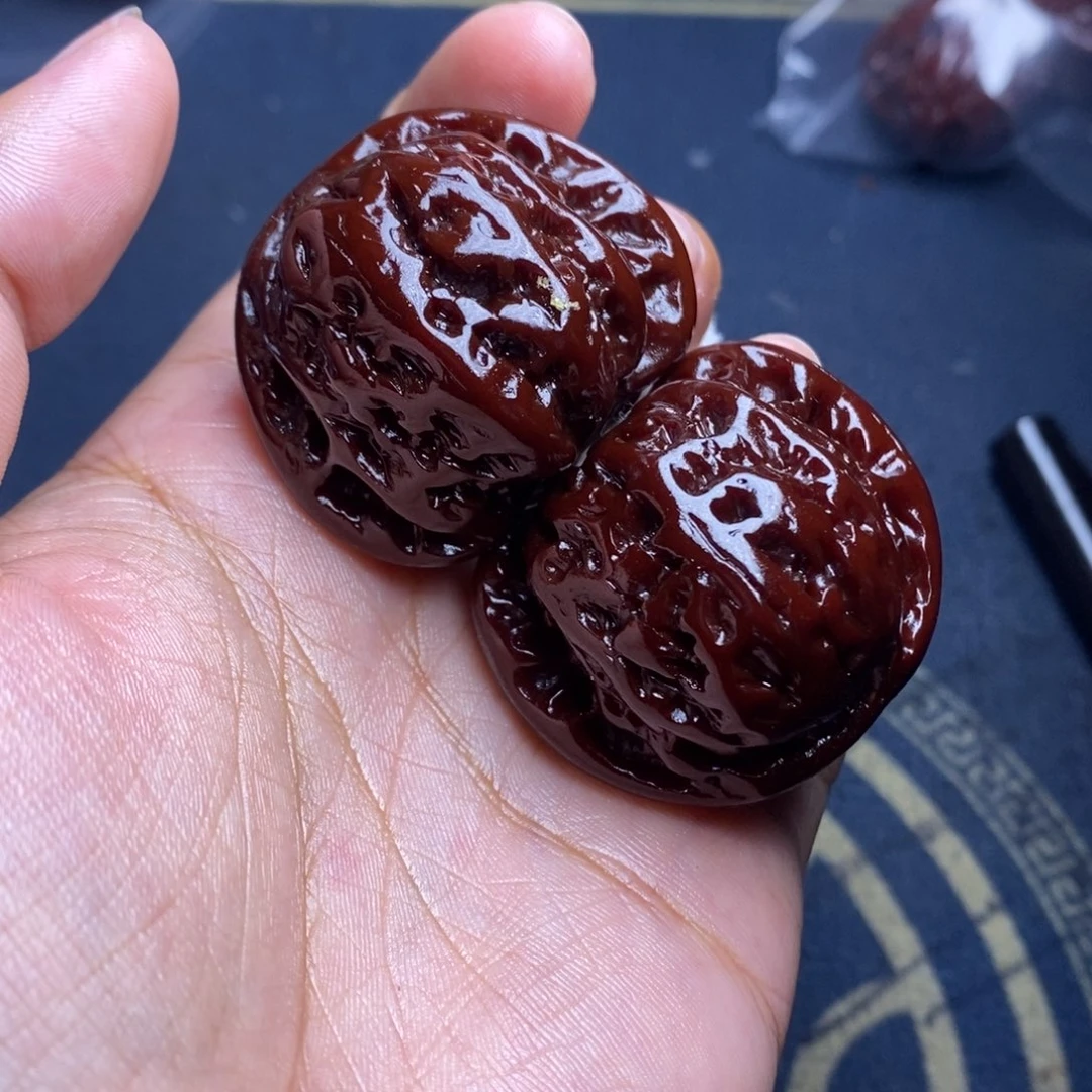 文玩核桃吊坠白狮子40