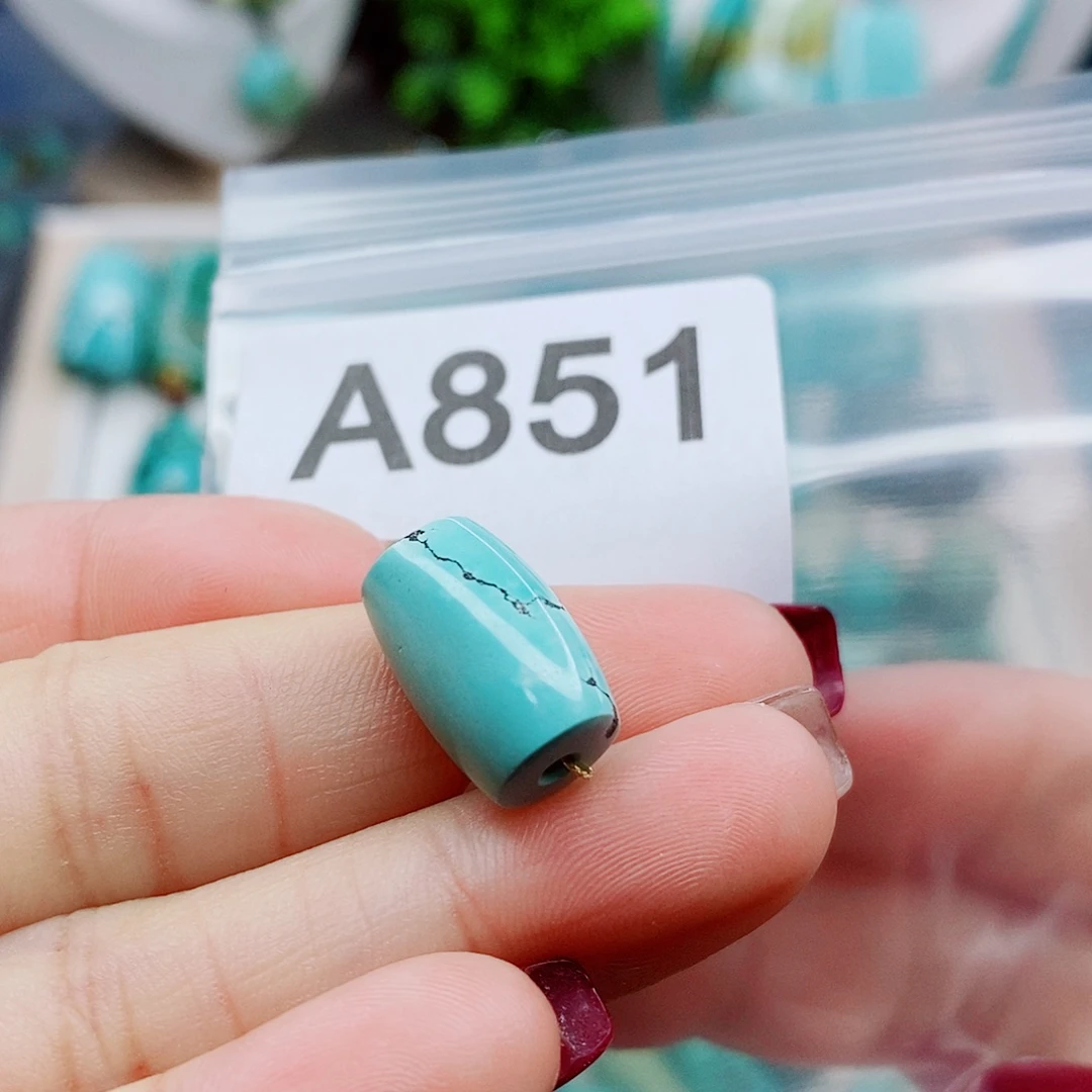 绿松石未镶嵌颈饰