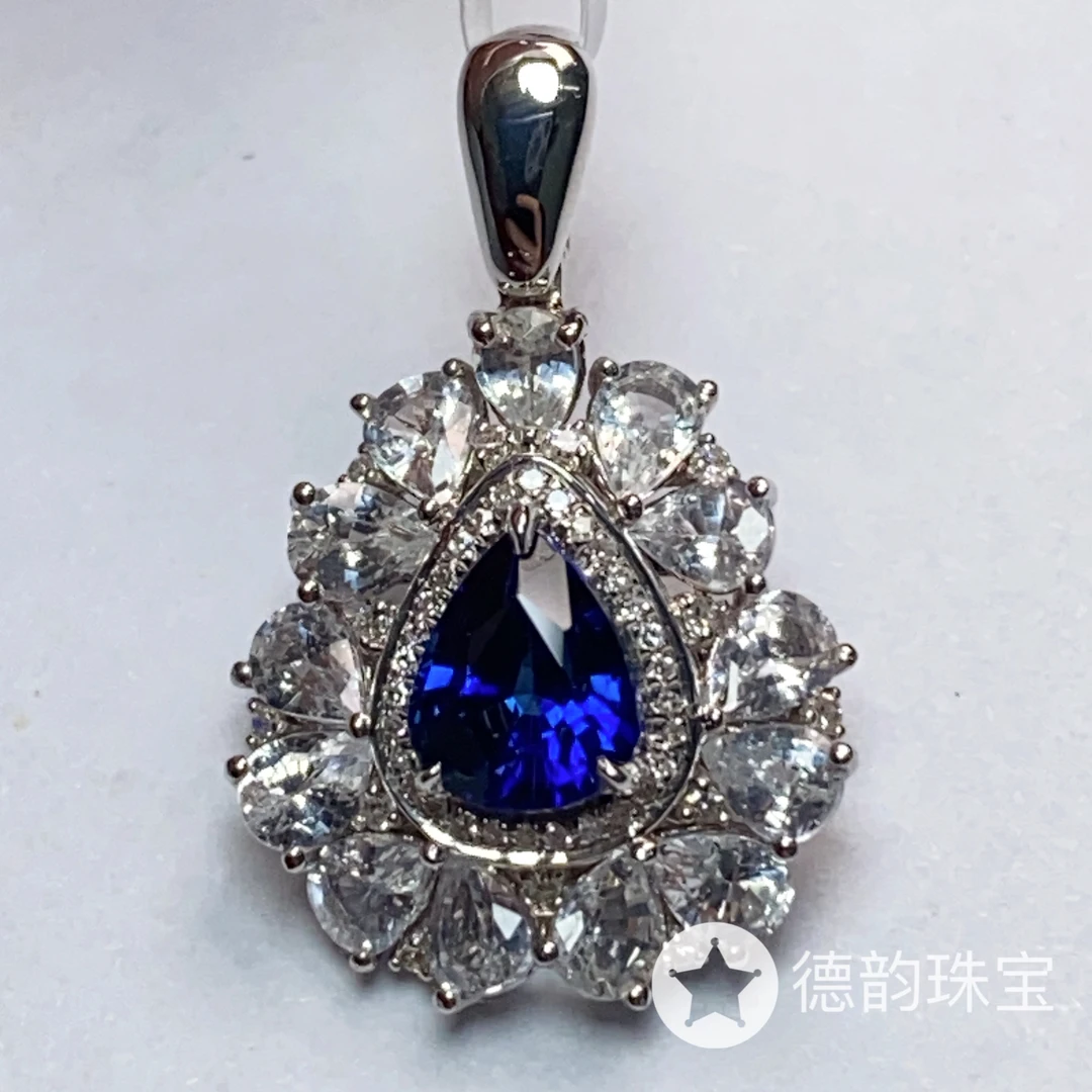 18K金镶嵌蓝宝石吊坠