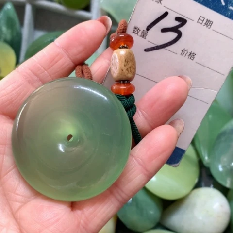 蛇纹石玉手把件未镶嵌&**味