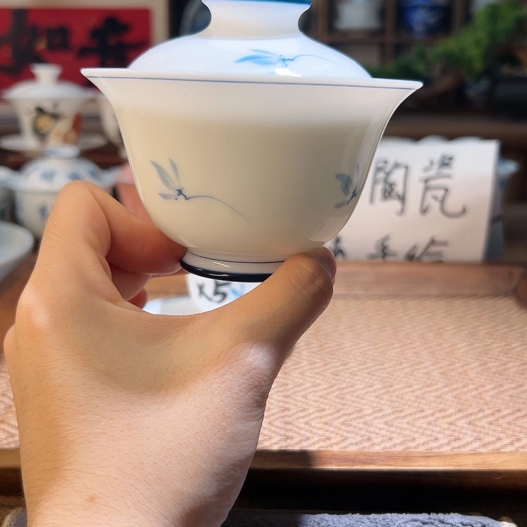 【闪购商品】手绘盖碗。