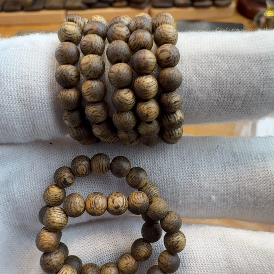 香料绿棋沉香戒指1串