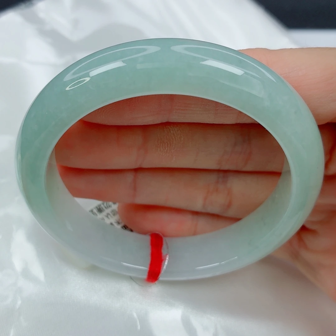 翡翠未镶嵌手镯55.1正圈，淡绿，完整，01