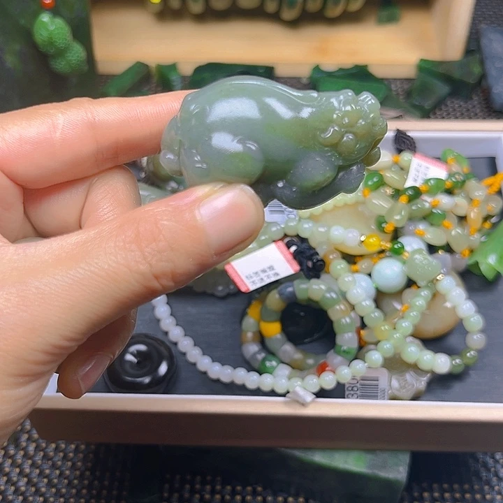 和田玉未镶嵌珠宝半成品云**端