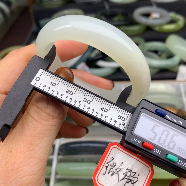 蛇纹石玉未镶嵌手镯697