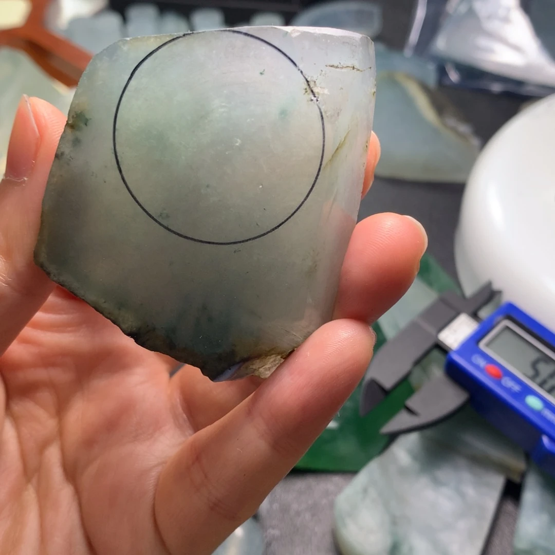 未镶嵌定制翡翠岩**峥