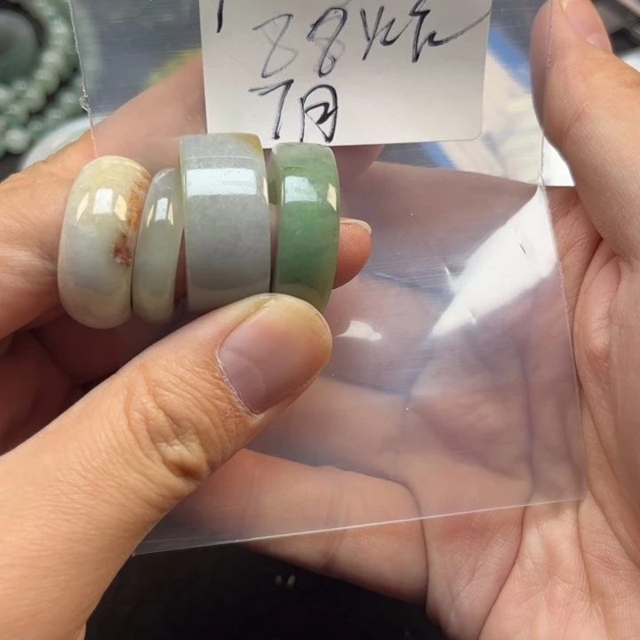 翡翠戒指未镶嵌7*明天