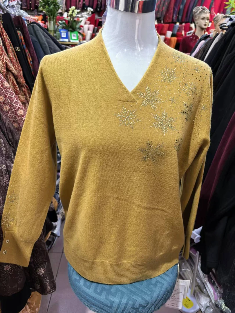 常规款女装秋冬纯色纯羊毛V领衫