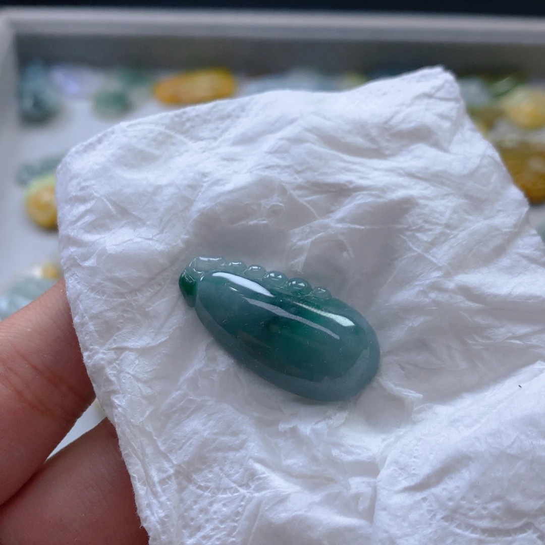 秋***翡翠未镶嵌颈饰翡翠