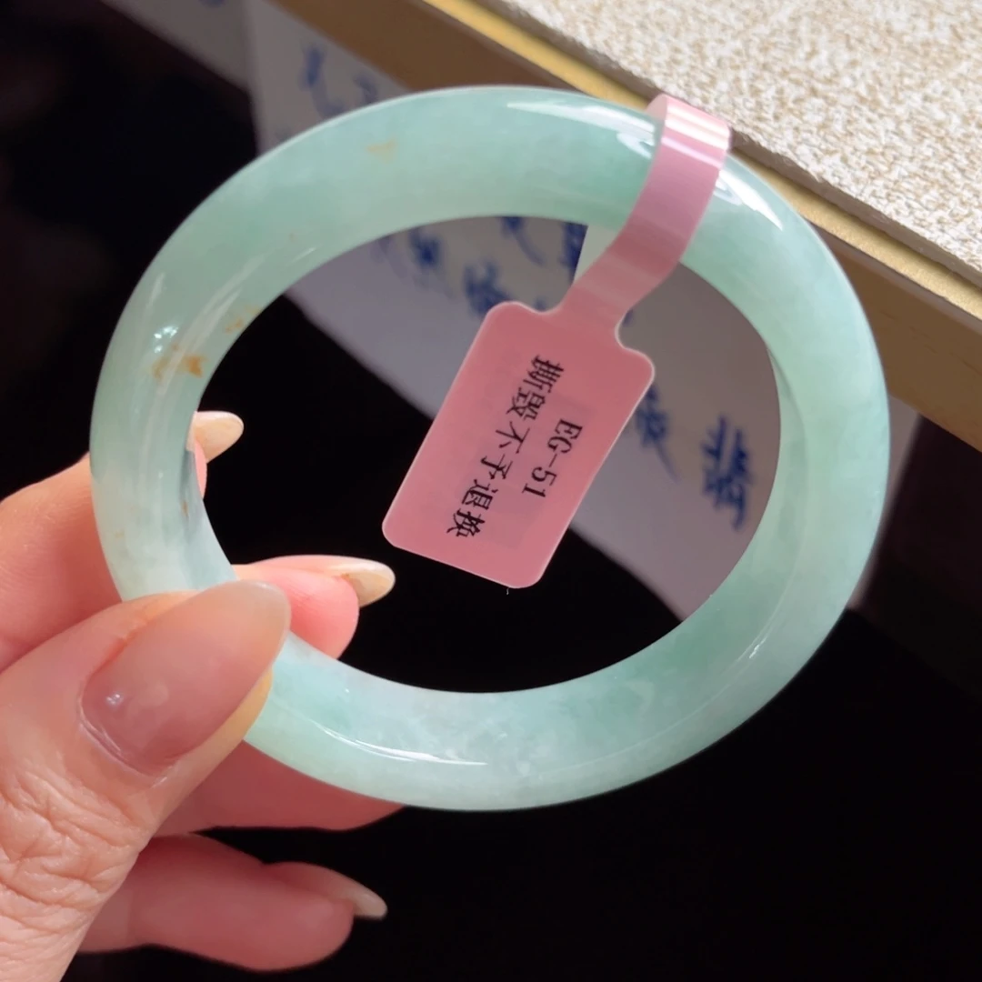 未镶嵌手镯翡翠手镯