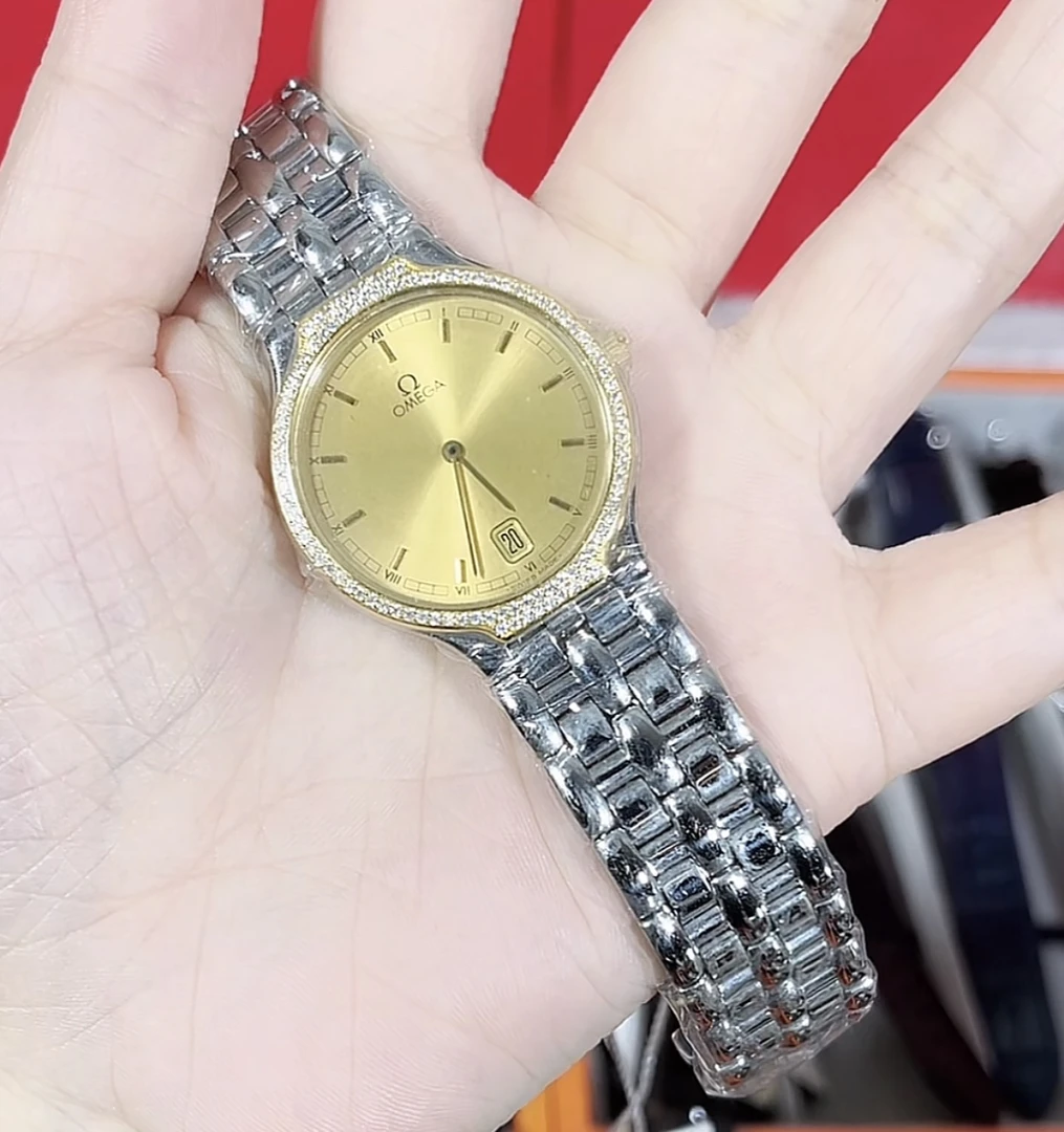 95新 Omega/欧米茄  45124/外圈后镶钻/女士石英腕表/30盘