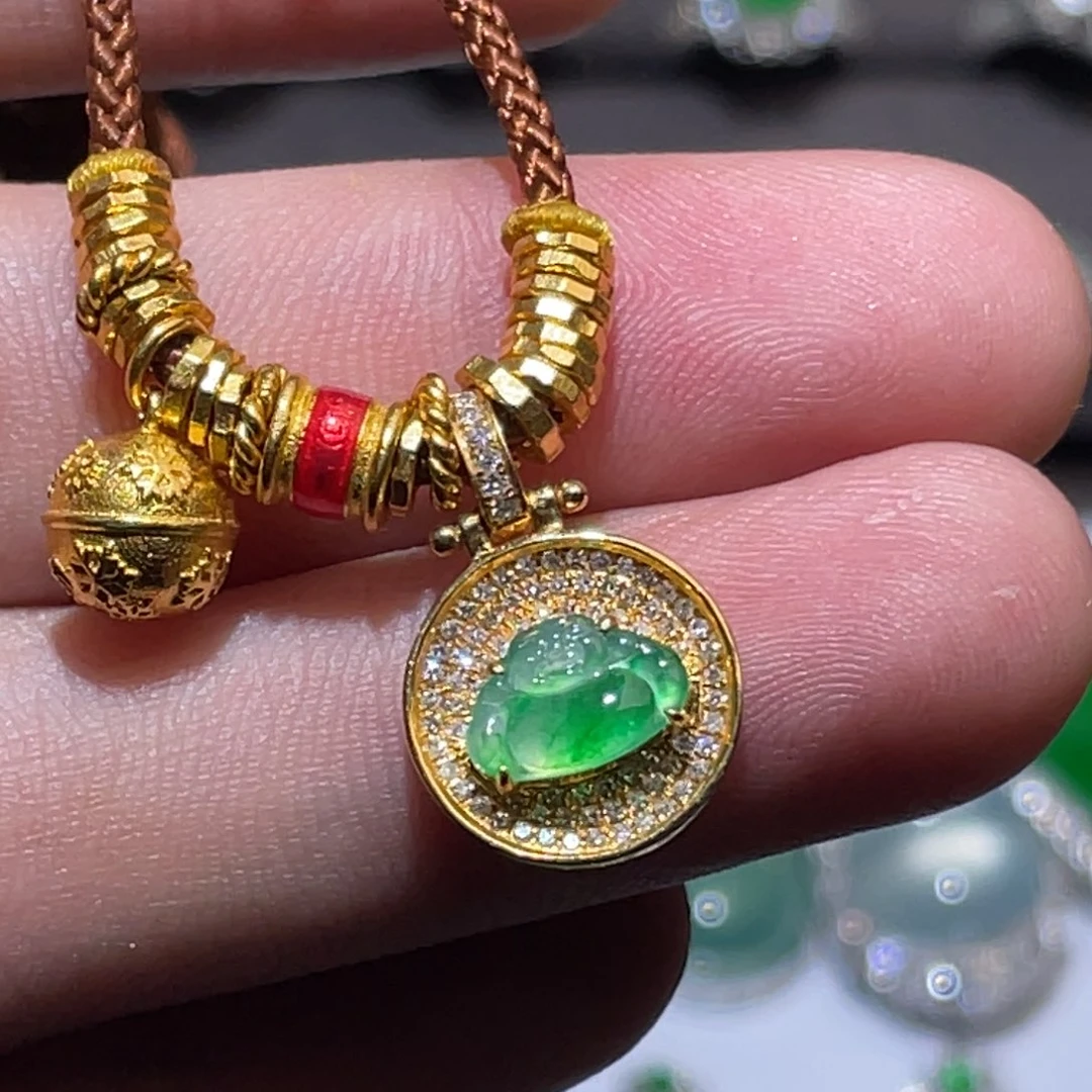 翡翠18K金镶嵌项链