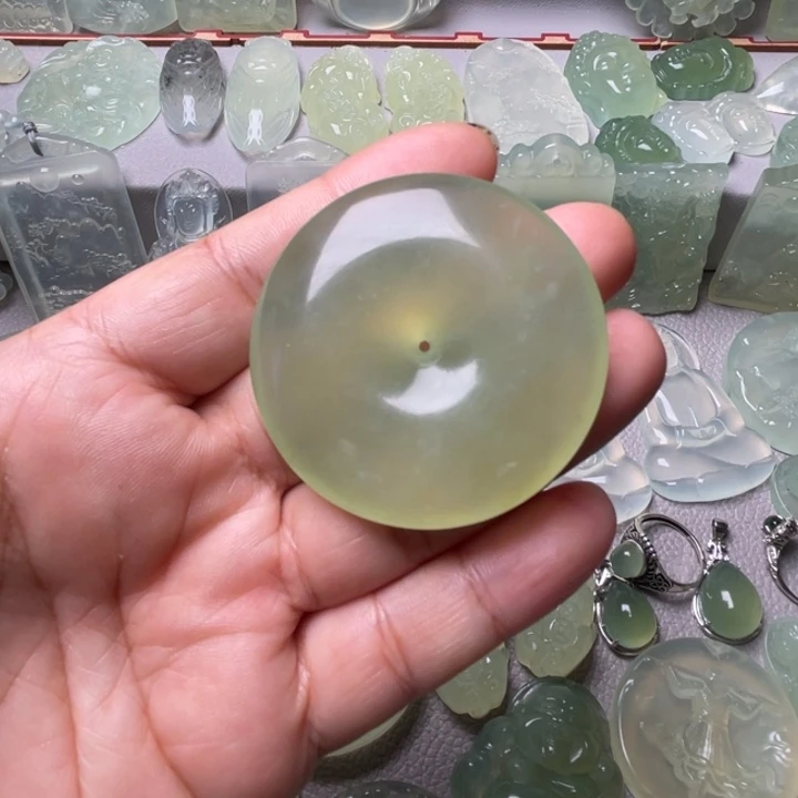 岫玉未镶嵌吊坠(赠链)