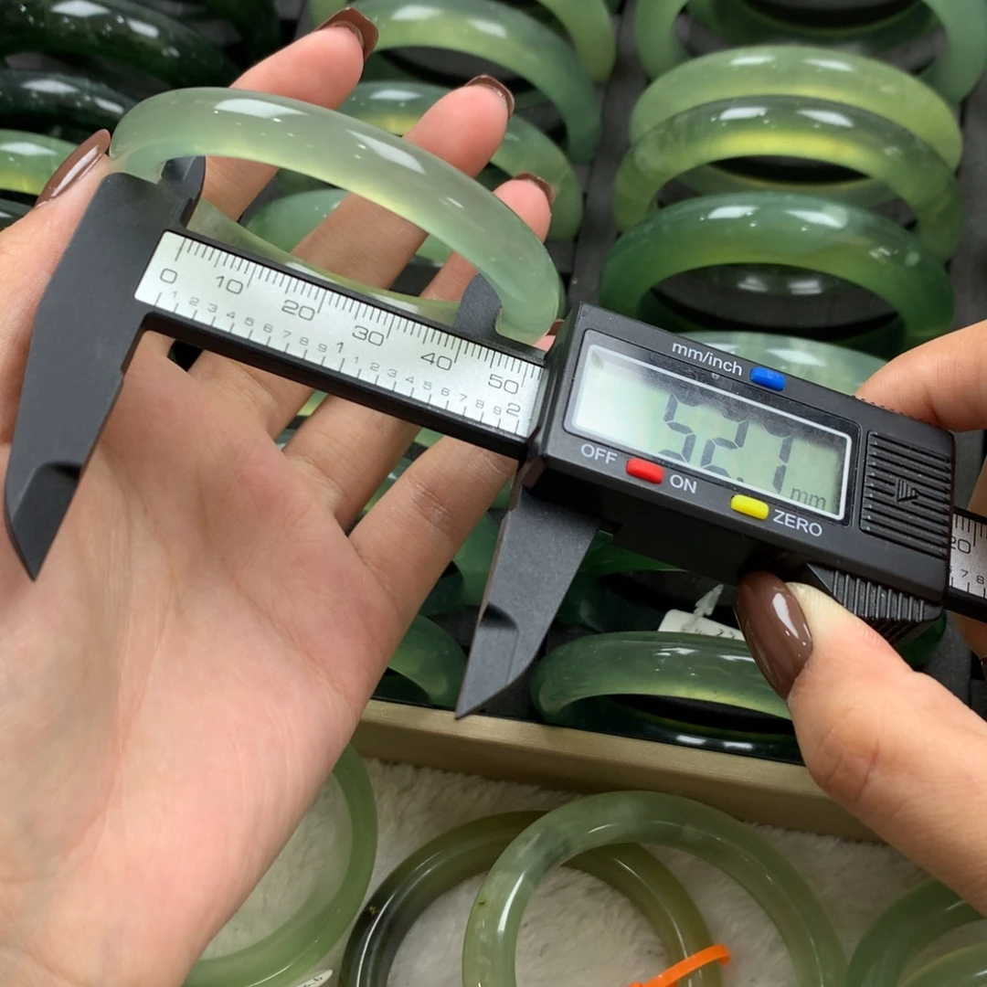 蛇纹石玉未镶嵌手镯36