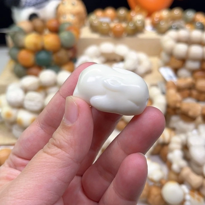 菩提根/象牙果手串趴趴兔1-23-151