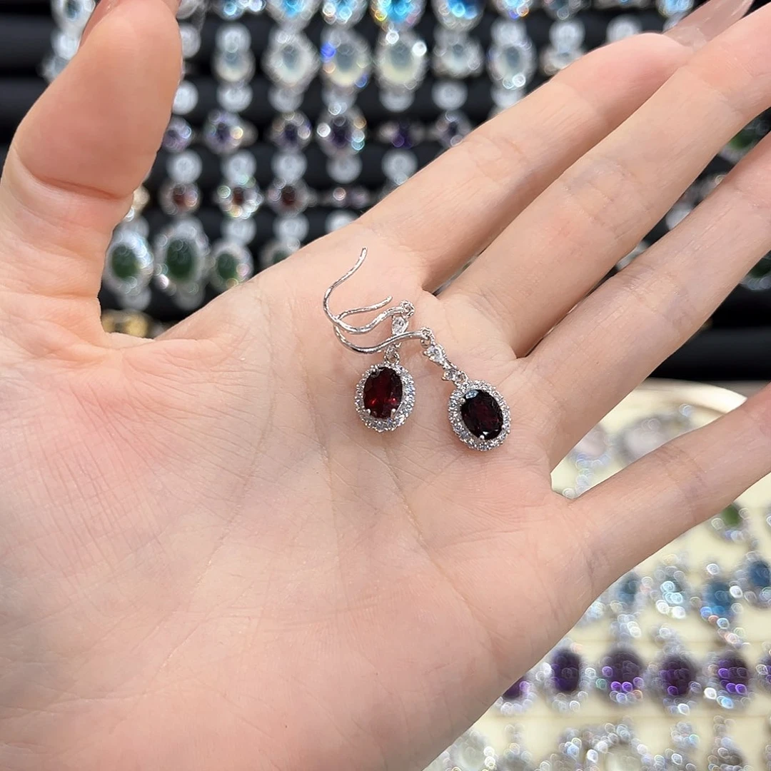 玛***甜蛇纹石玉银S925镶嵌挂坠