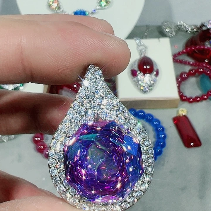 红宝石颈饰未镶嵌