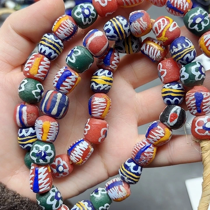 琉璃颈饰琉璃琉璃彩绘小珠子