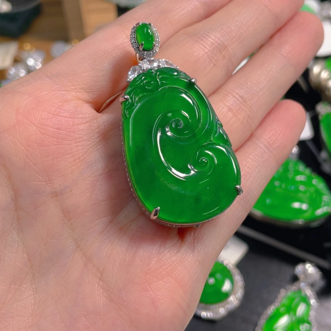 燕****翡翠银S925镶嵌吊坠(不含链)