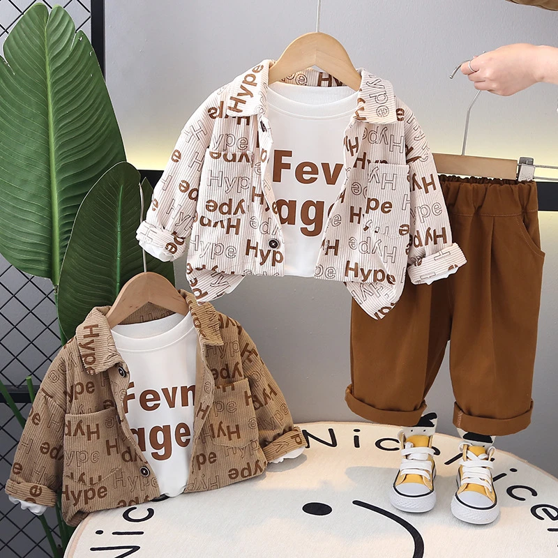 洋气衣服男童春装洋气英文灯芯绒长袖三件套装宝宝春季帅气小孩