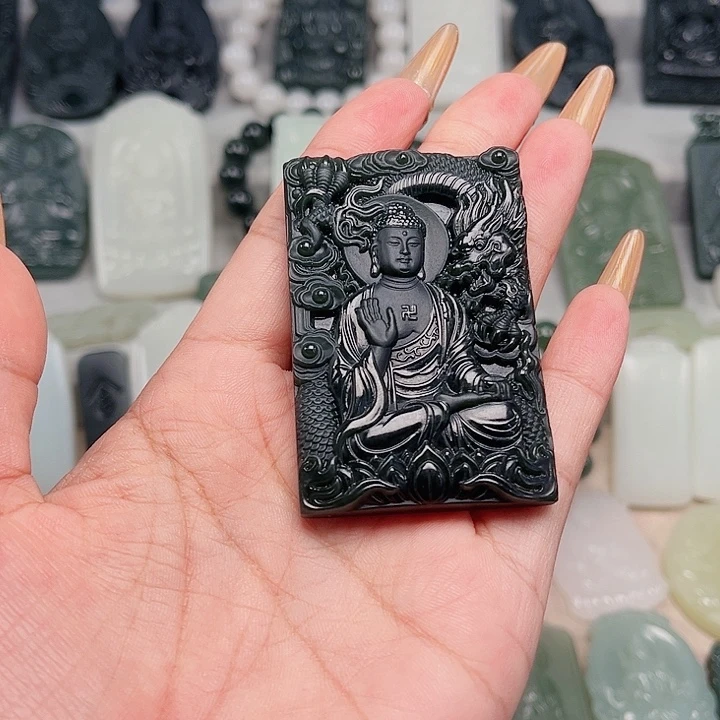 虎***爷颈饰未镶嵌和田玉