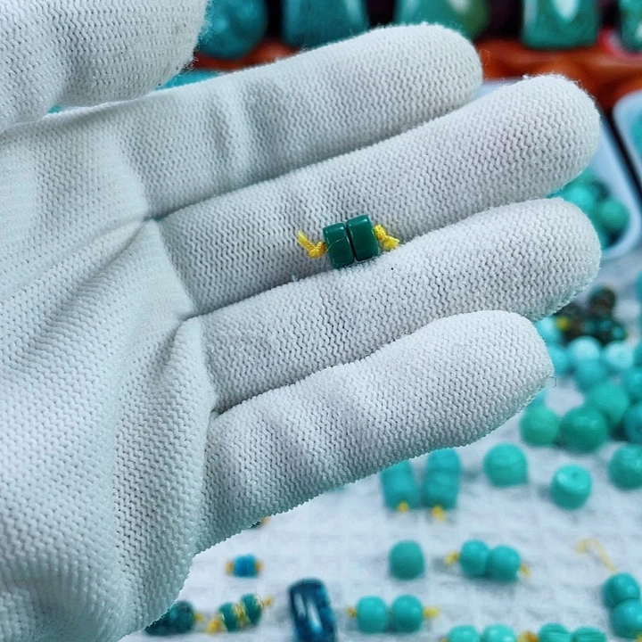 南红玛瑙未镶嵌珠宝奇石