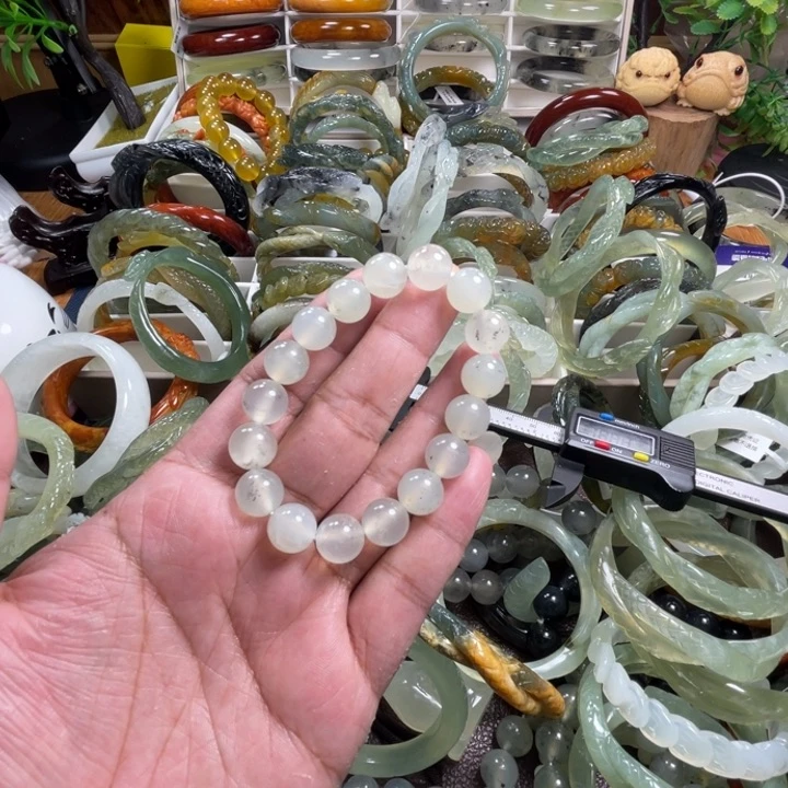未镶嵌蛇纹石玉手链