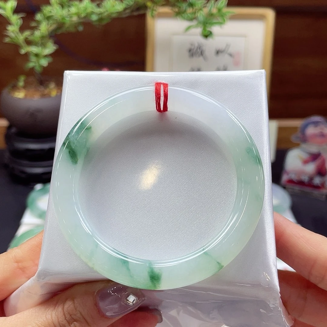 翡翠未镶嵌手镯21 号