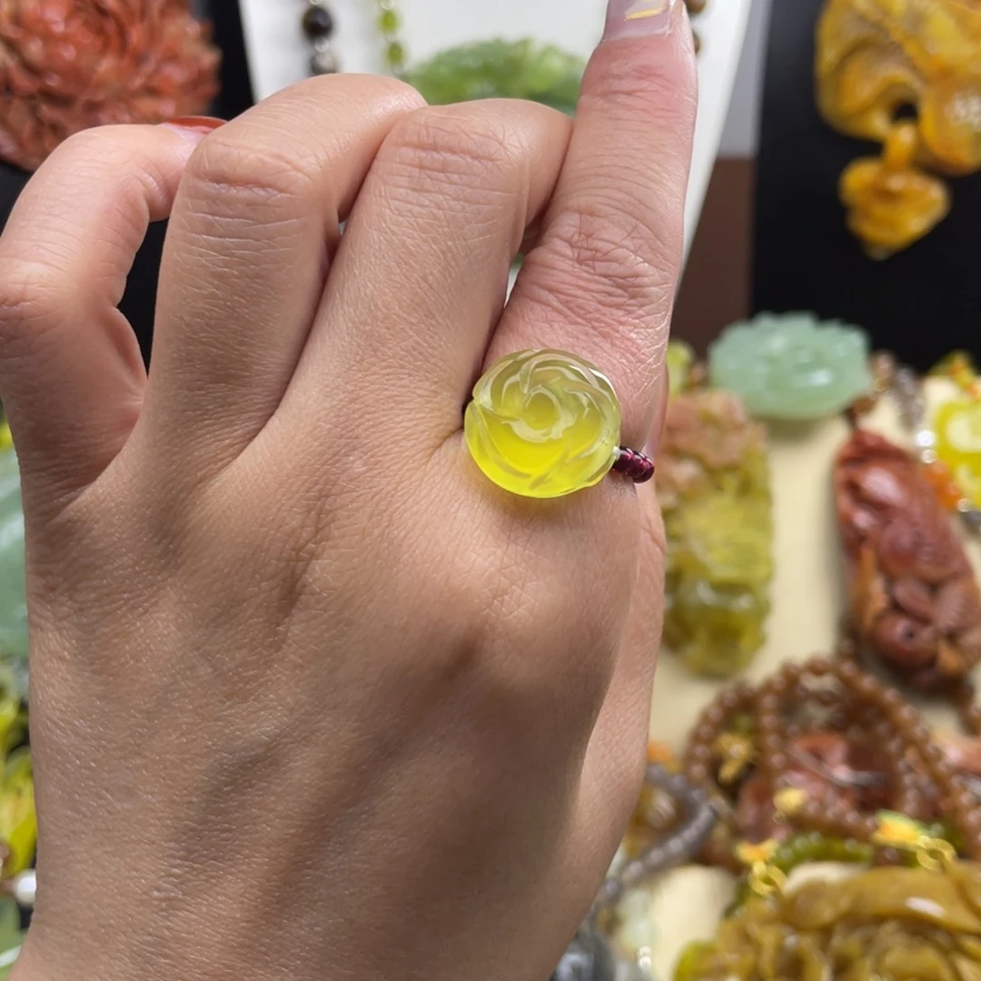 未镶嵌蛇纹石玉颈饰