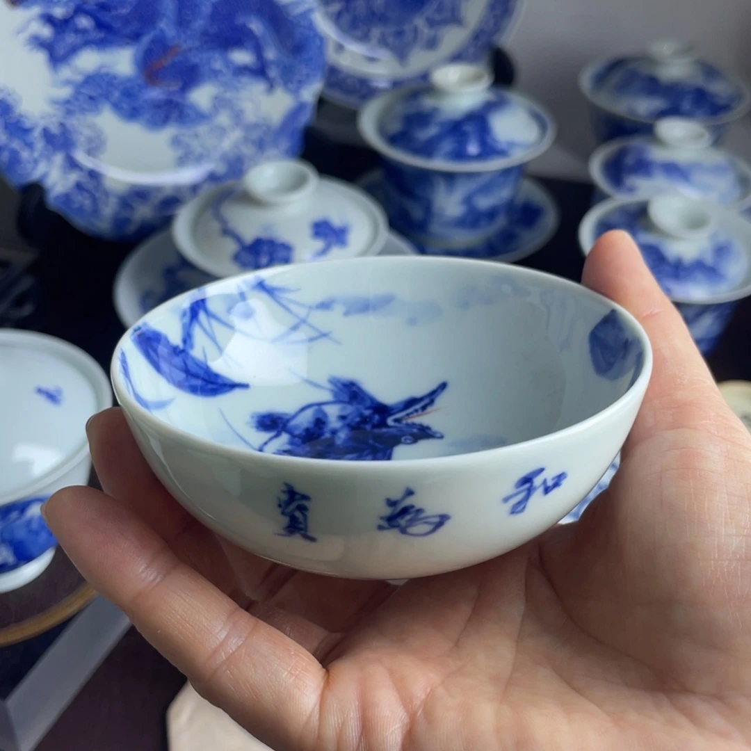 青花釉下红普洱杯