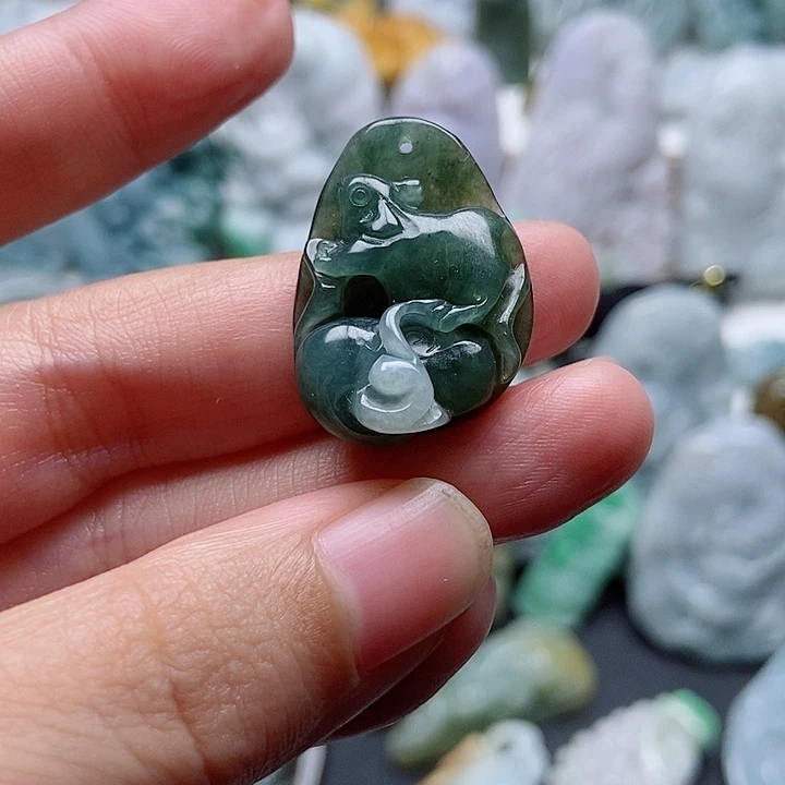 翡翠未镶嵌颈饰翡翠