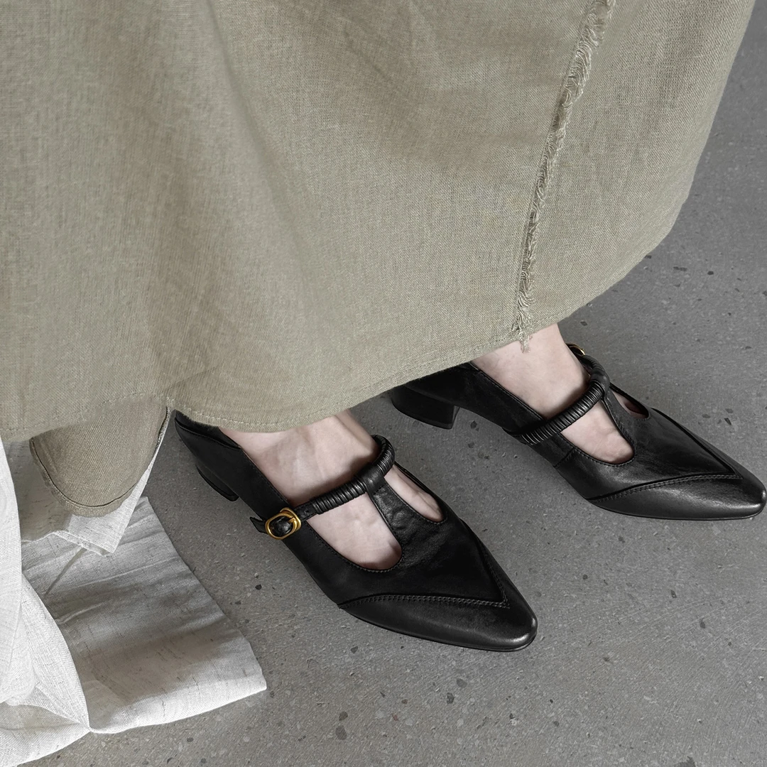 浅口单鞋2025年秋季复古风粗跟浅口纯色真皮尖头原宿通勤单鞋