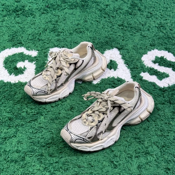 99新 Balenciaga/巴黎世家 3XL香槟金98新41码鞋子老爹鞋