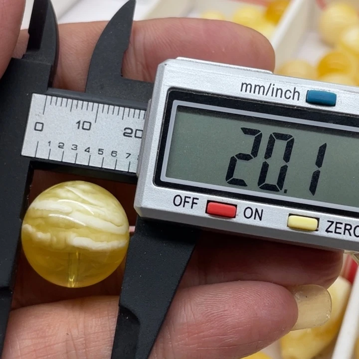 未镶嵌琥珀裸石珠子