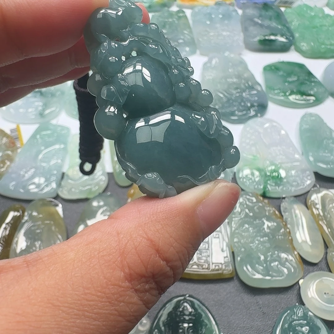 翡翠未镶嵌颈饰吊坠