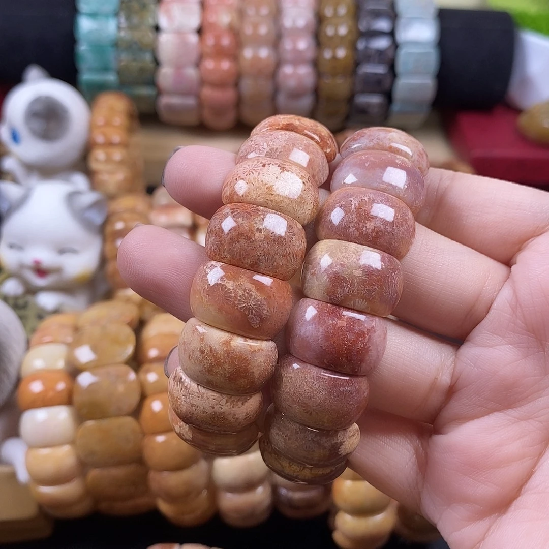 泥***家硅化珊瑚（珊瑚玉）未镶嵌手牌