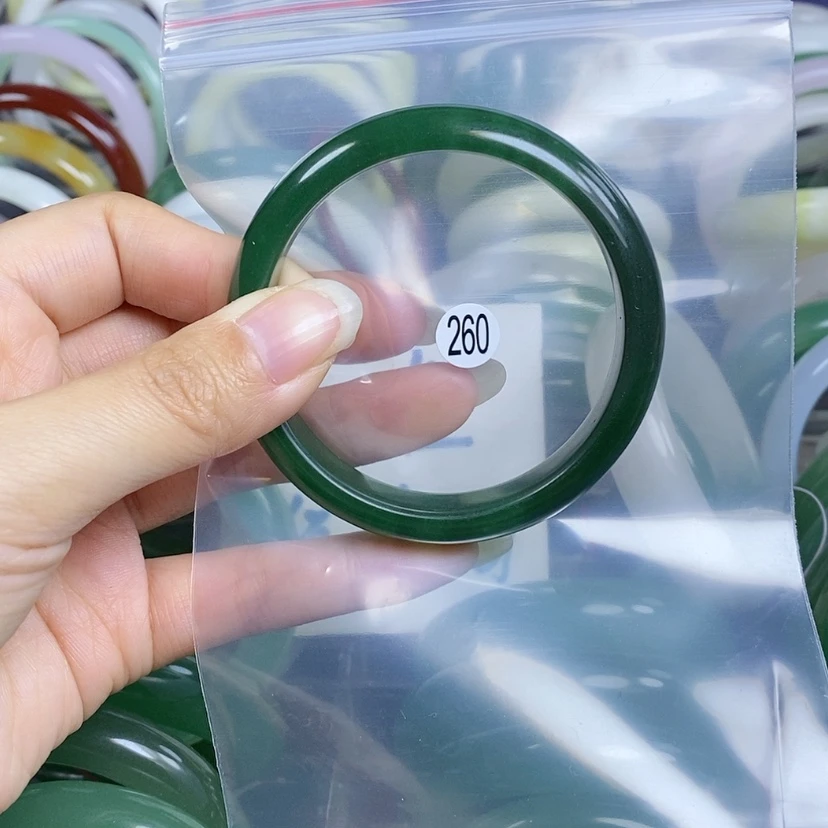 【闪购商品】石英质玉手镯未镶嵌