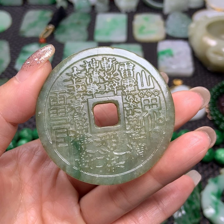 翡翠未镶嵌挂件清