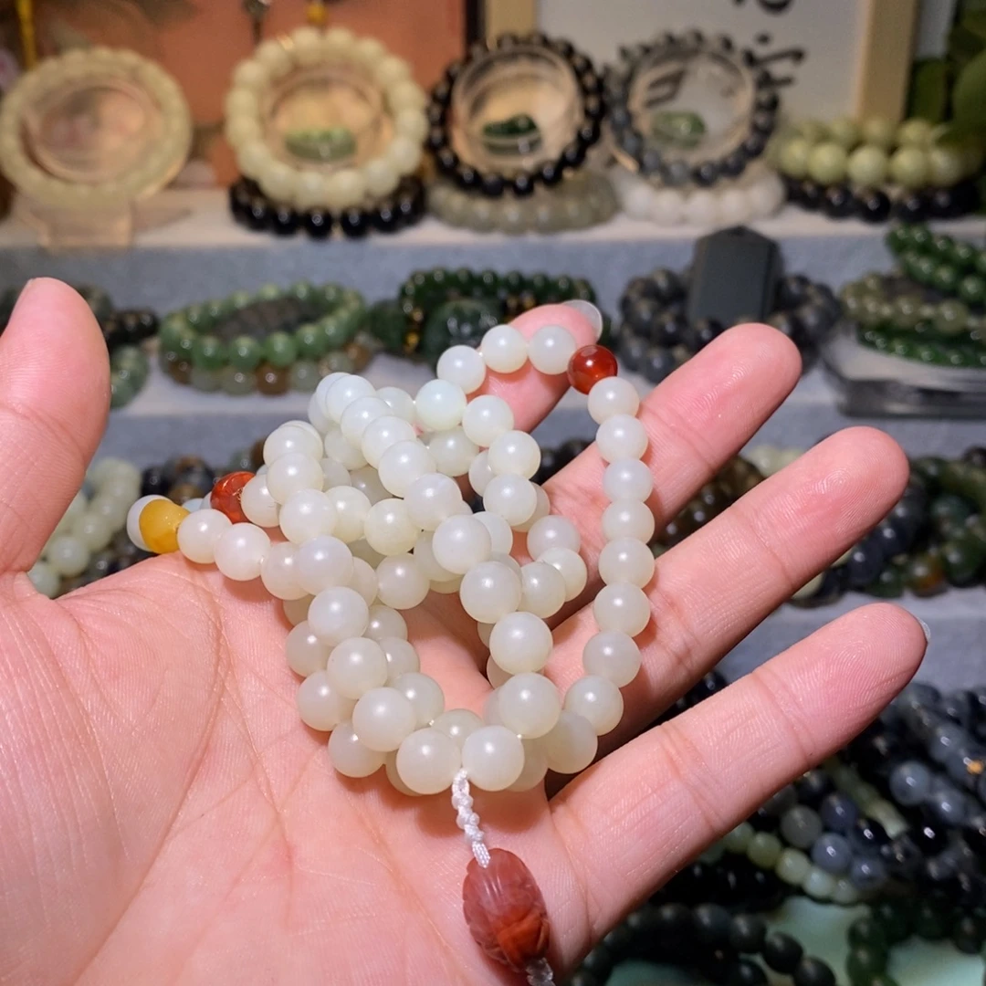 弯***强和田玉未镶嵌手链